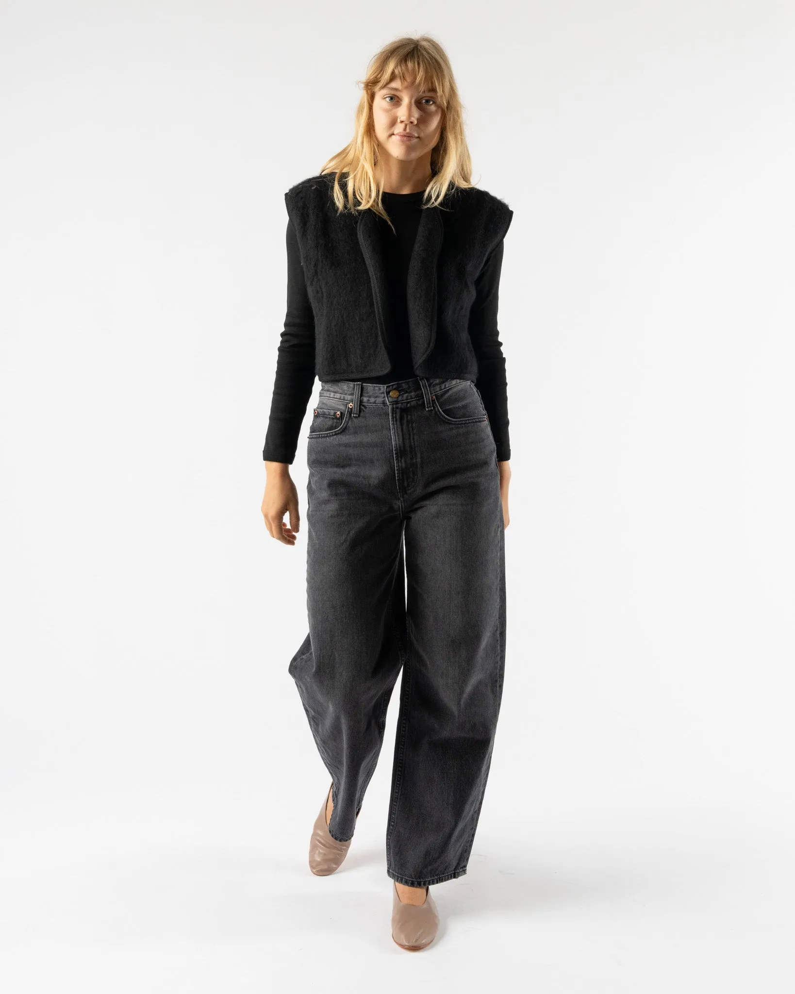 Baserange Capas Vest in Black