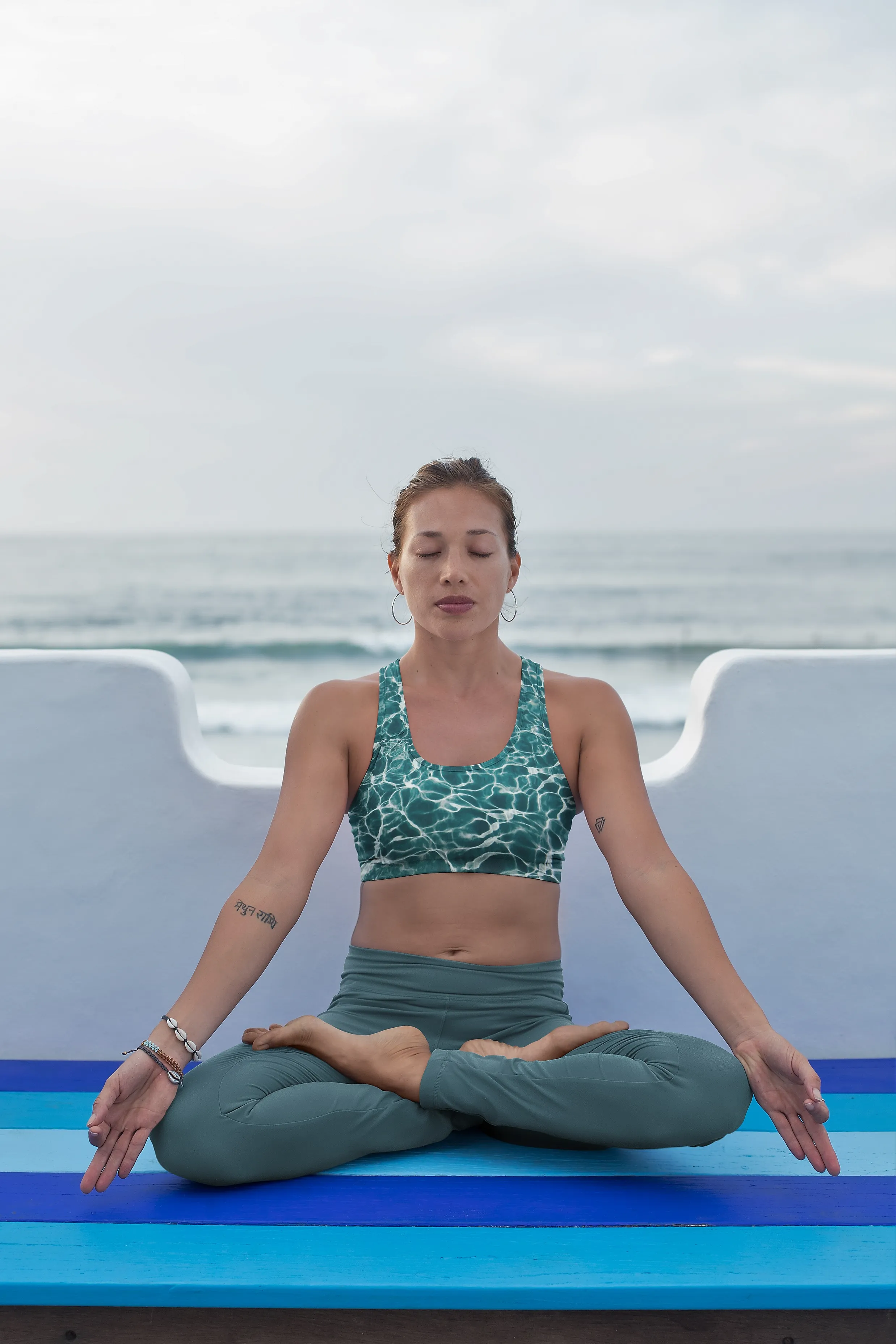 Longline sports bra-Pool