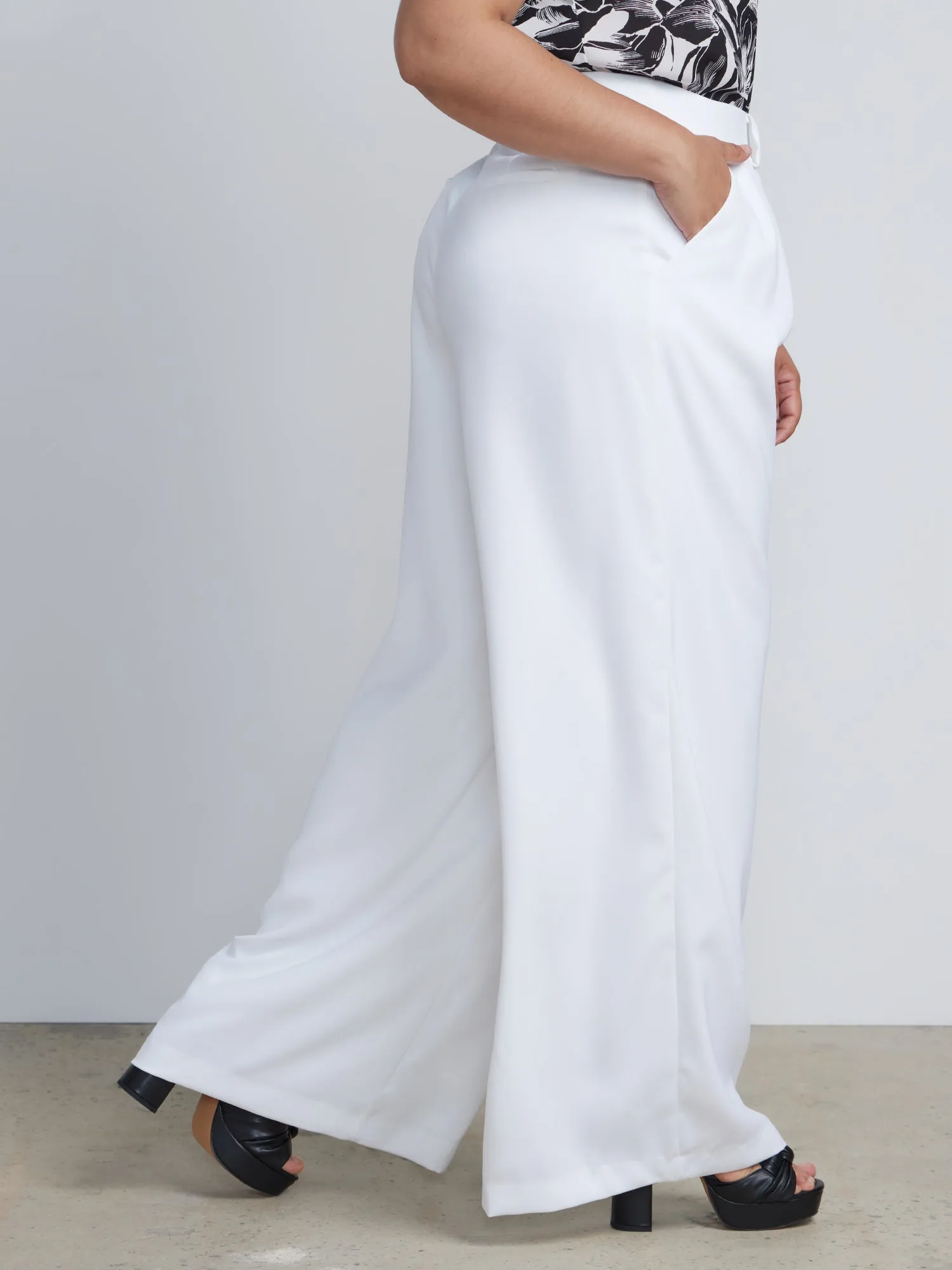 Plus Crepe Wide Leg Pants