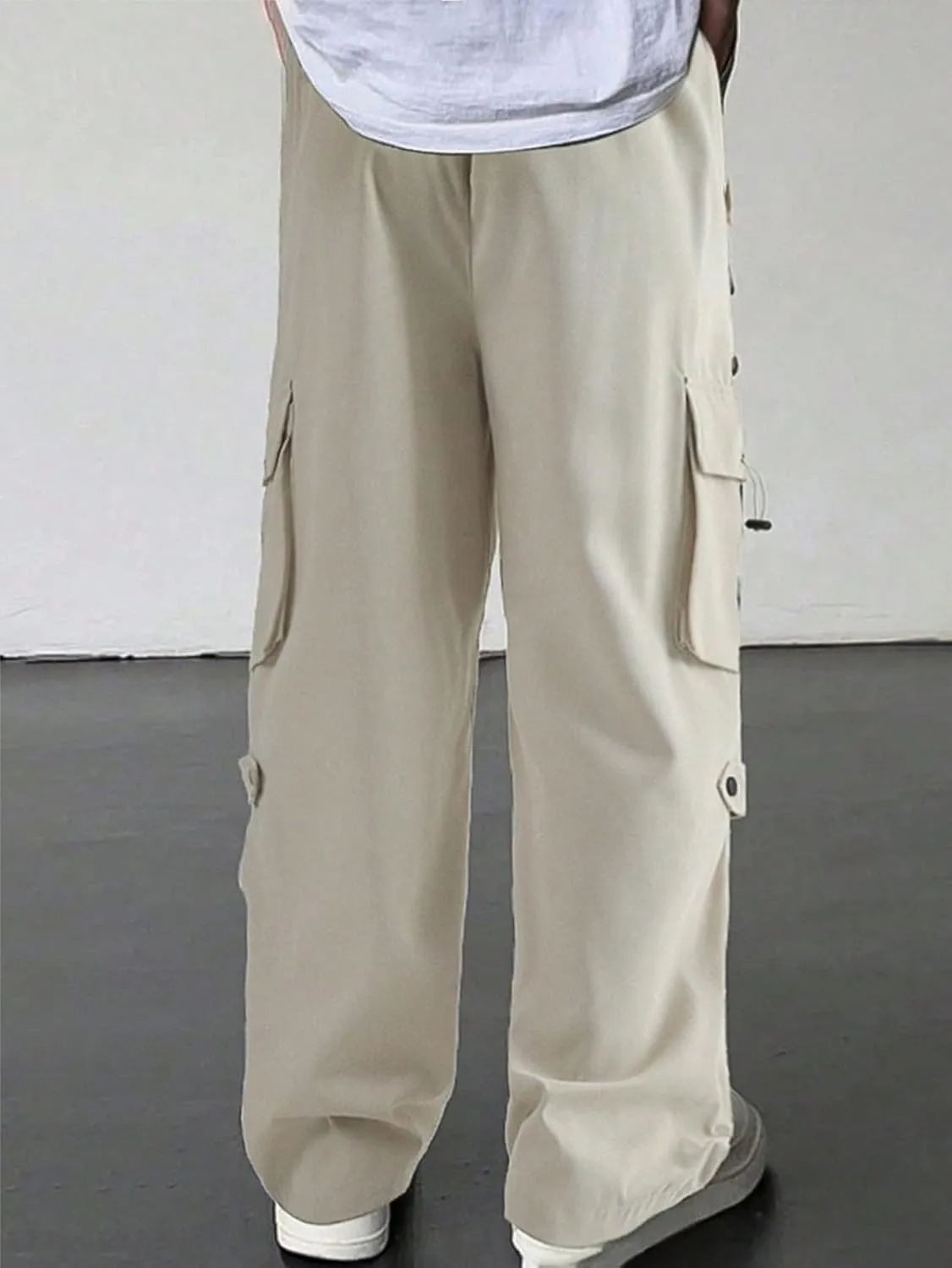 Verdusa Men's Casual Elastic Waist Flap Pockets Loose Cargo Pants Joggers